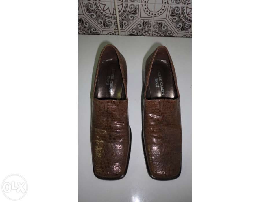 Sapatos de senhora em pele castanho Pierre Cardin