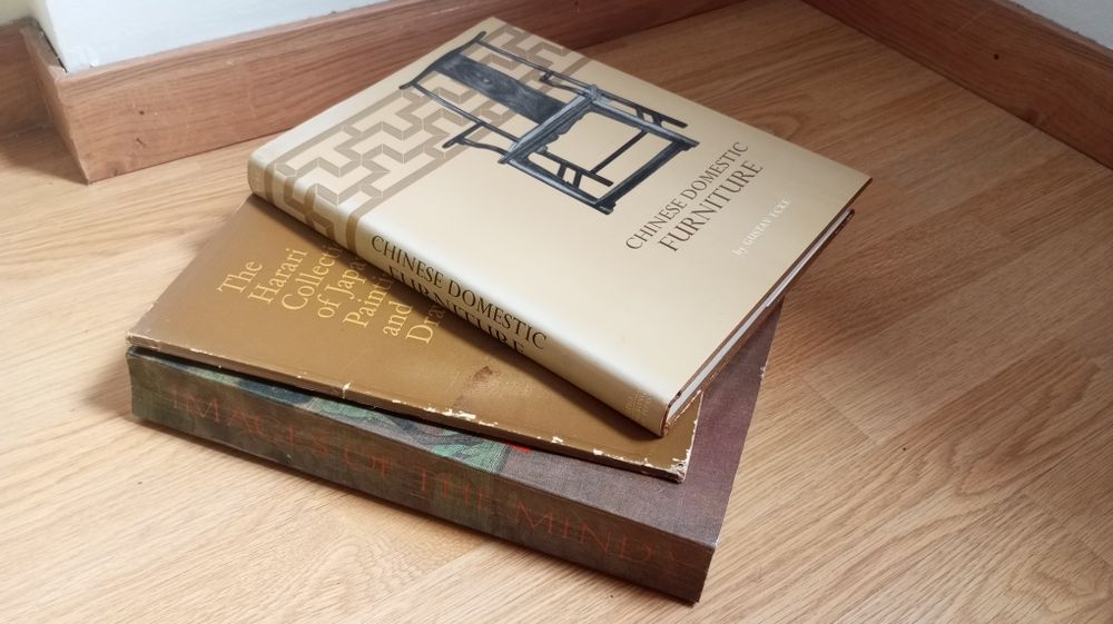 Conjunto de três livros sobre a arte chinesa e japonesa.
