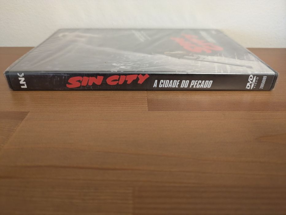 DVD NOVO e SELADO - " Sin City - Cidade do Pecado " (2005)