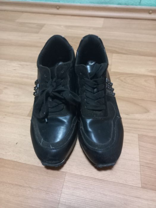 Кросівки жіночі чорні