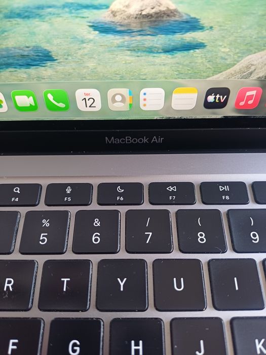 Macbook Air M1 8GB/256GB