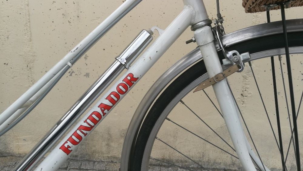 Bicicleta pasteleira Fundador estilo Janette