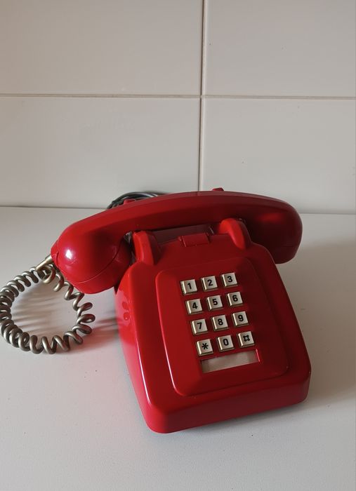 Telefone vermelho