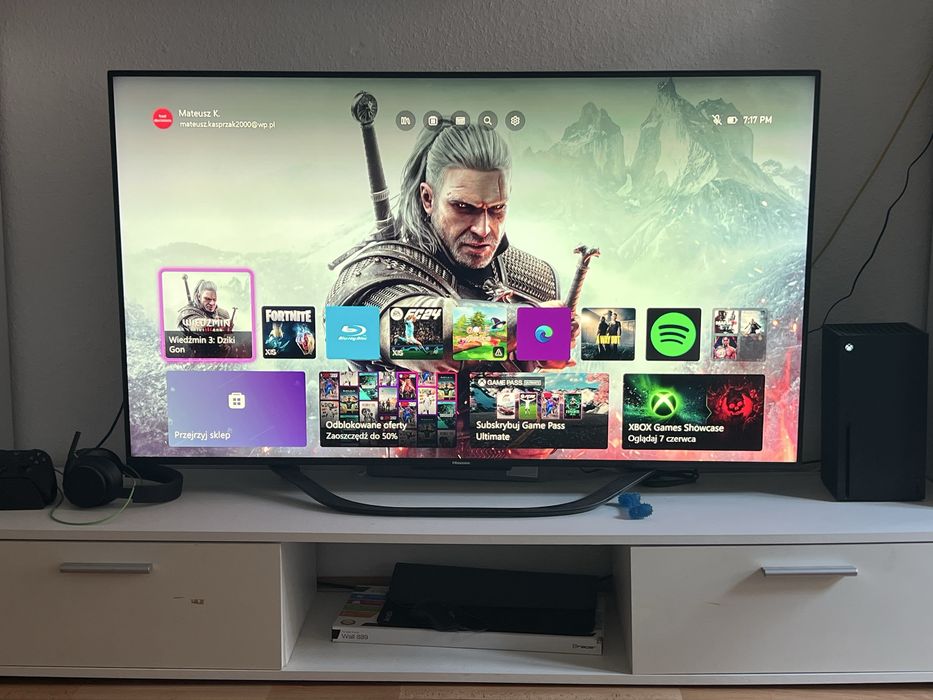 Xbox series X dwa pady sluchawki stacja ladujaca!!!