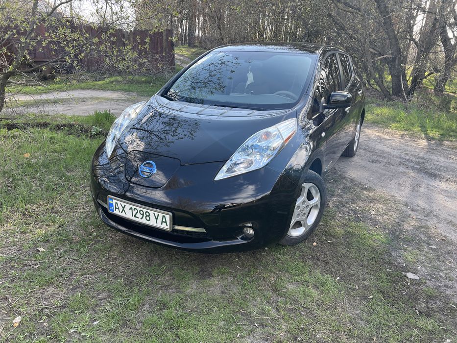 Продам своє авто Nissan Leaf
