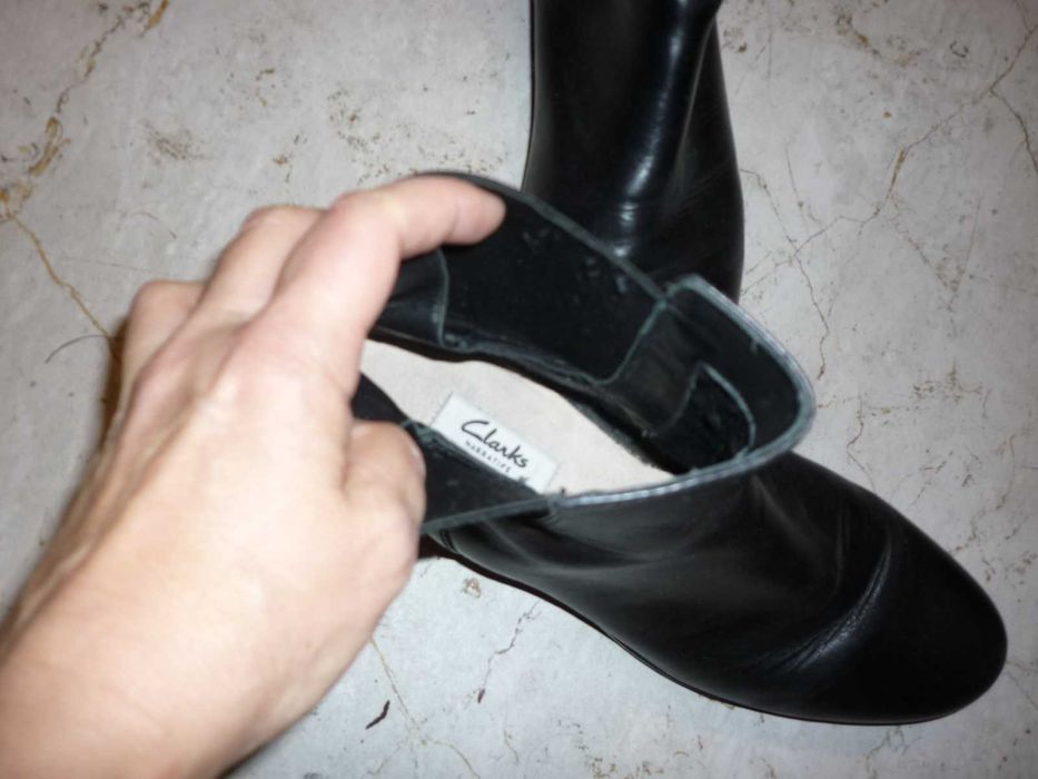Clarks skórzane botki