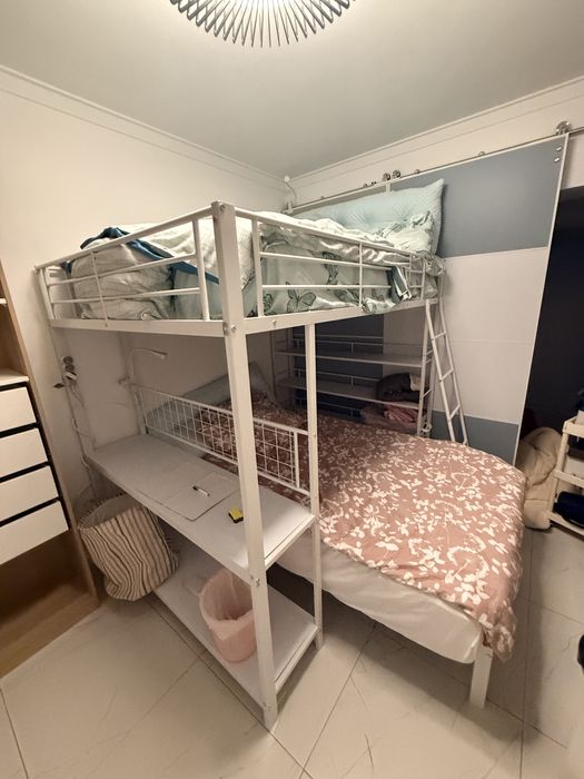 Vendo beliche com mesa e prateleiras