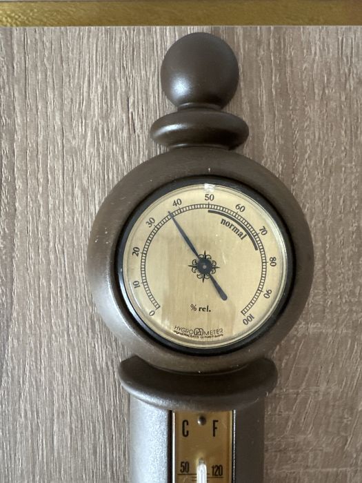 Винтажный барометр