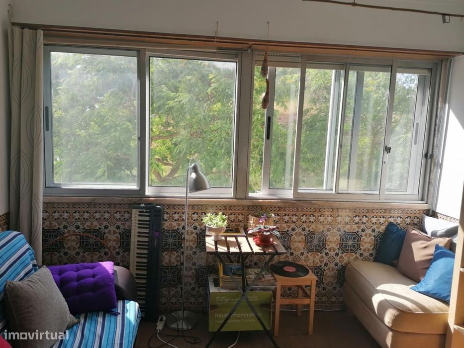Quarto - localizado em Benfica Lisbon