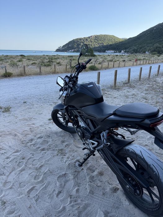 Vendo Honda CB125R