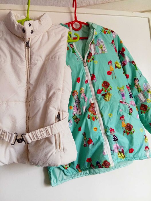 Курточка и теплая жилетка на девочку  (цена за две вещи)