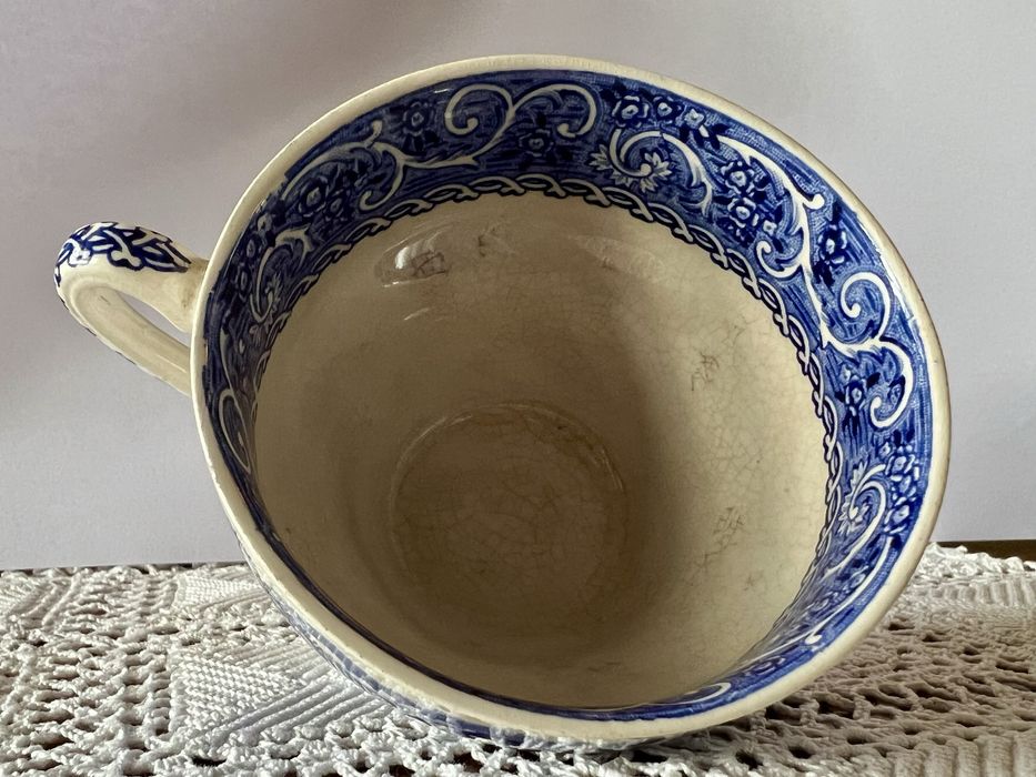 Duas chávenas de chá de loiça inglesa