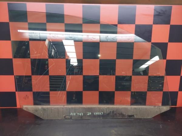 Vidro porta frente direita VOLKSWAGEN Caddy IV (SA)