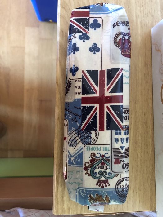 Estojo azul plastificado UK