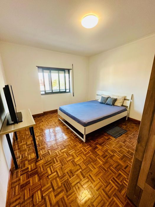 Arrenda-se Quarto Mobilado – Pinhal Novo Despesas incluídas