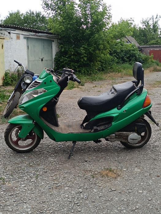 Скутер 150 кубов