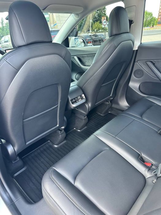 Tesla Model Y 2021 Standard Range