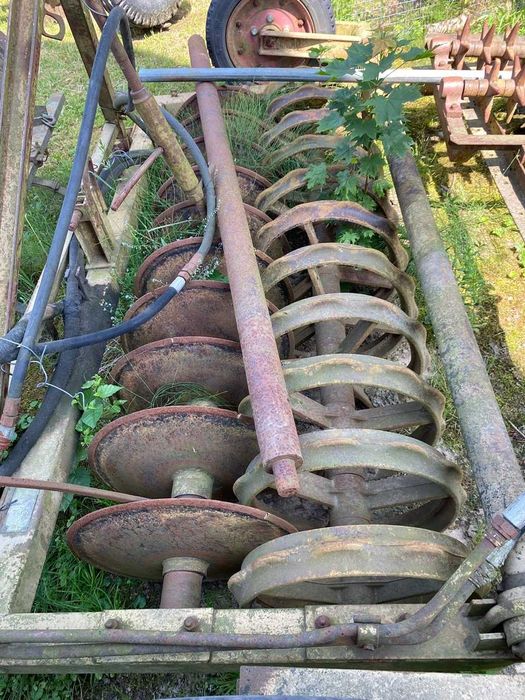 pług fortschritt B201 6 skib oraz wał doprawiający Fortschritt B603