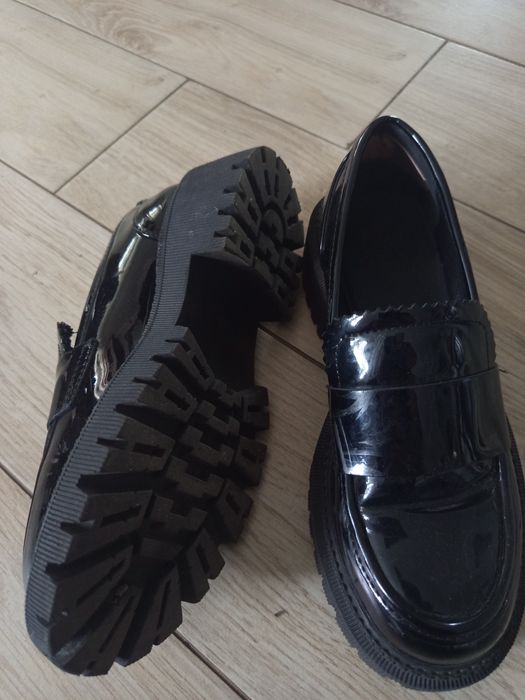Buty mokasyny na wyższym spodzie rozm. 36