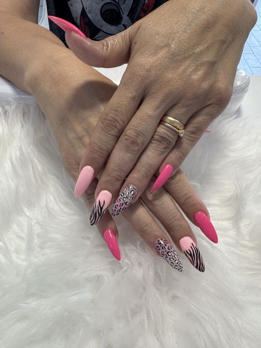 Unhas de gel manutencao 14€