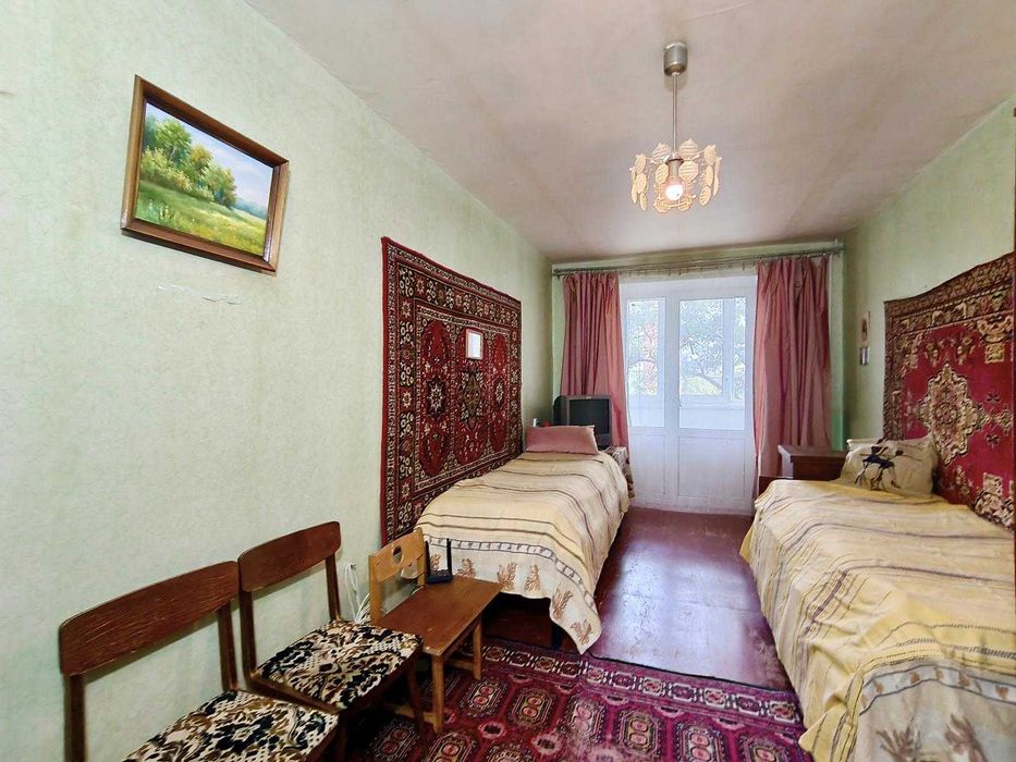 Продаж 2-кімнатної квартири 46 м2 в цегляному будинку біля ПК ХІМІКИ.