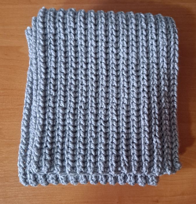 Komplet na zimę czapka smerfetka z szalem