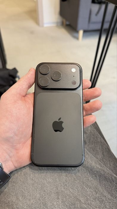 Iphone 17 pro 256 BLACK edition  профісійний перекрас з Єміратів