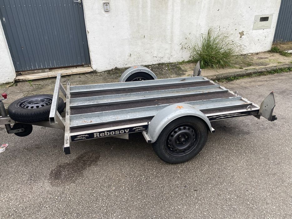 Atrelado motas Rebosov