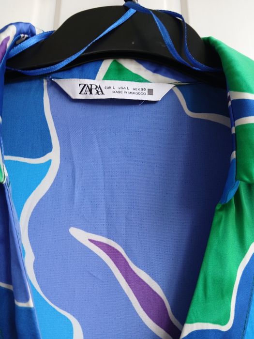 Продам блузу из  атласа Zara