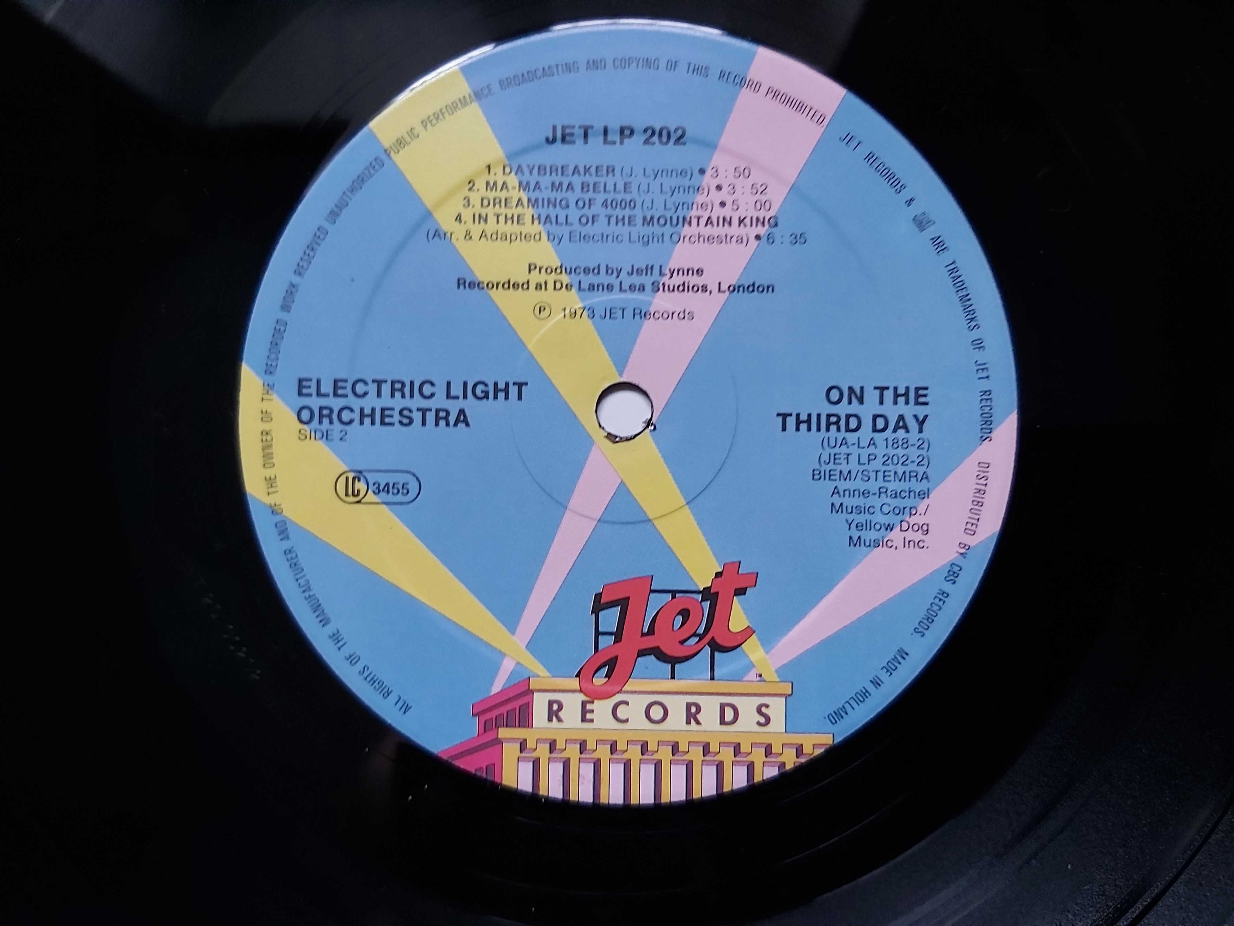 Виниловая пластинка Electric Light Orchestra ?– On The Third Day: 450 грн.  - CD / DVD / пластинки / кассеты Одесса на Olx