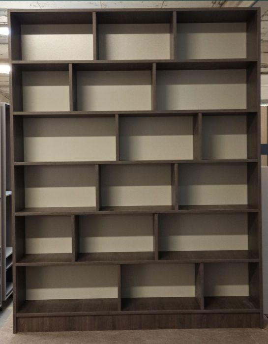 Dwa regały na książki