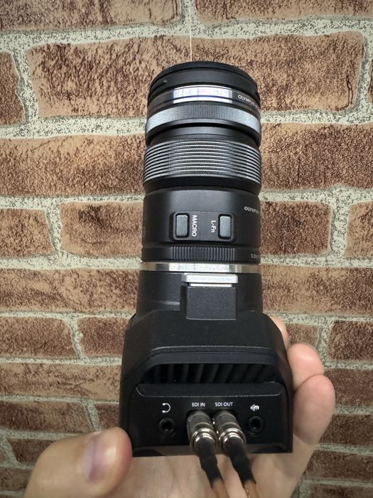 Blackmagic Design Micro Studio Camera 4K + lente motorizada