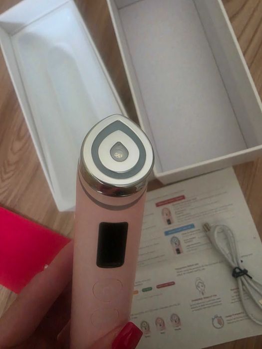 Medicube AGE-R Booster Pro pink