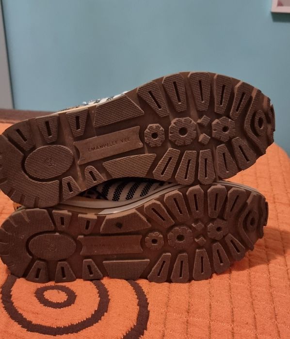 Ténis Emanuelle vee