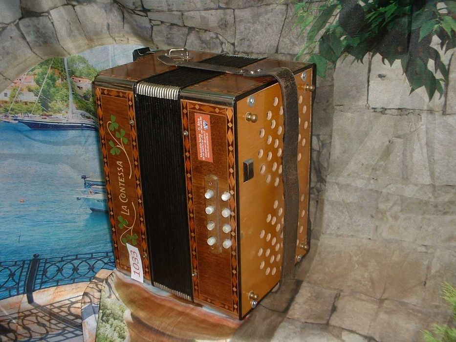 Concertina Avenda N .1033
o

Pode ligare pour WhatsApp