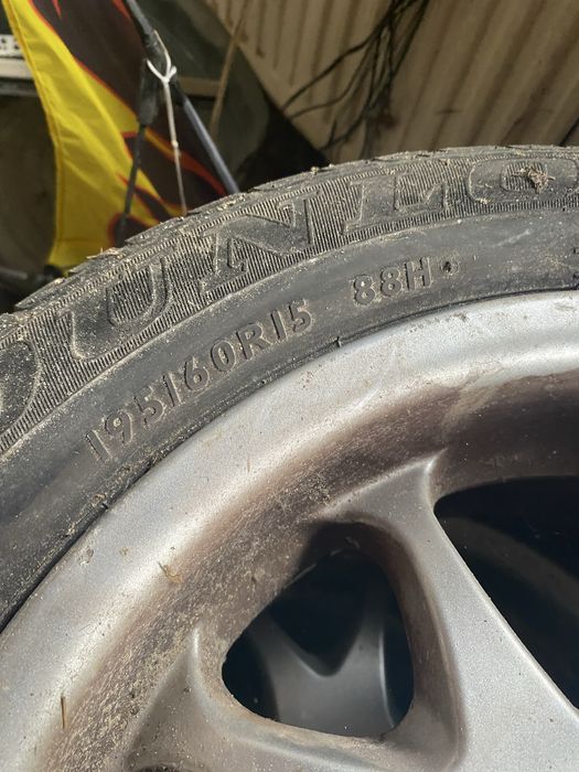 Koła mazda 323 f 195/60/15 z oponami dunlop
