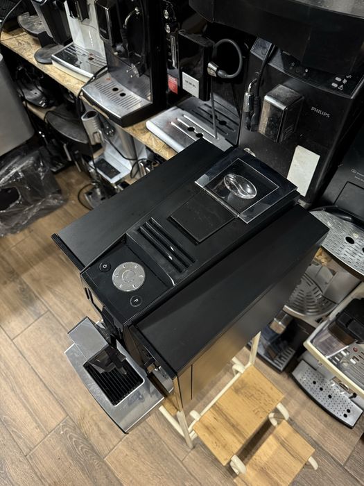 Кавомашина Jura Impressa F9 Piano Black