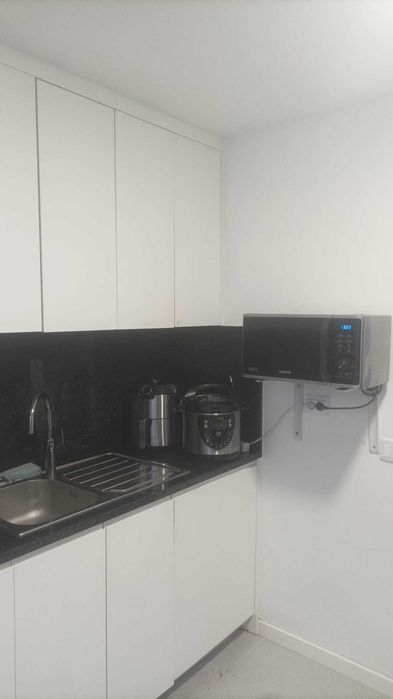 Quarto individual para arrendamento mensal, com cama de casal em Portimão