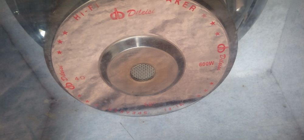Subwoofer tuba skrzynia basowa wzmacniacz głośnik