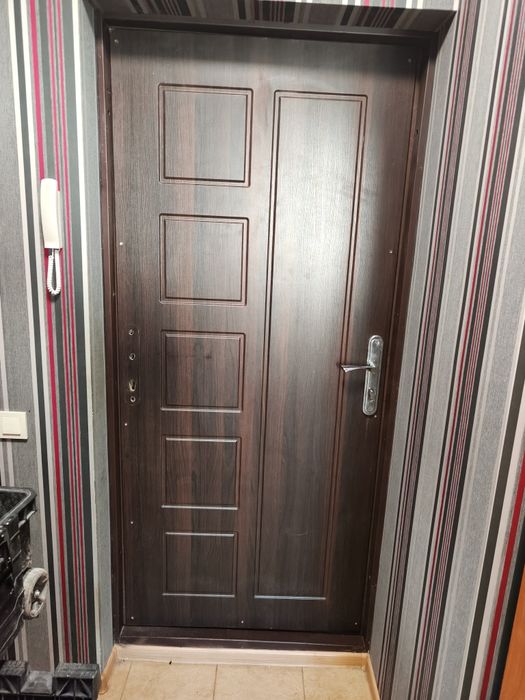 Продам дверь стальную входную