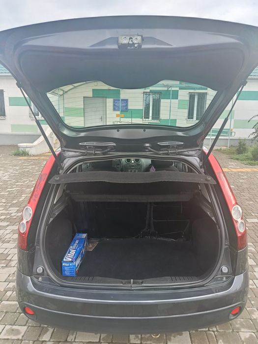 Ford fiesta 1.4 2007 рік