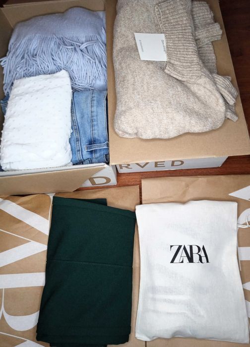 Komplet odzieży Sukienka Bluza damska Harry Potter Spodnie Sweter Szal Stradivarius Reserved House
