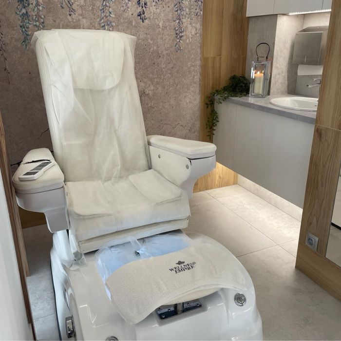 Współpraca / Wynajem stanowisk manicure i pedicure