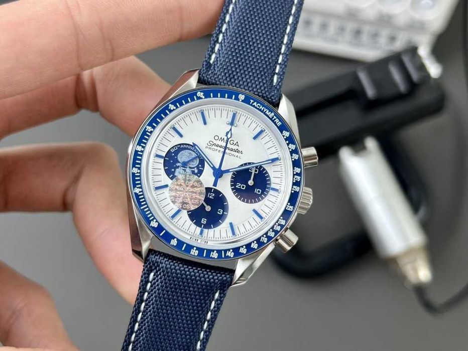 Годинник кварцовий Omega Speedmaster "Snoopy blue Award" 50th Anniversary features a 42mm