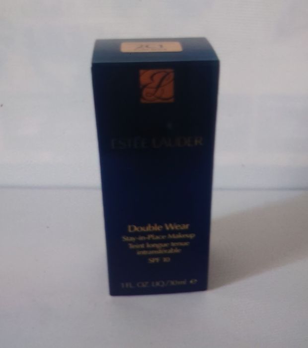 Estée Lauder double wear stay in place makeup SPF 10 2C1