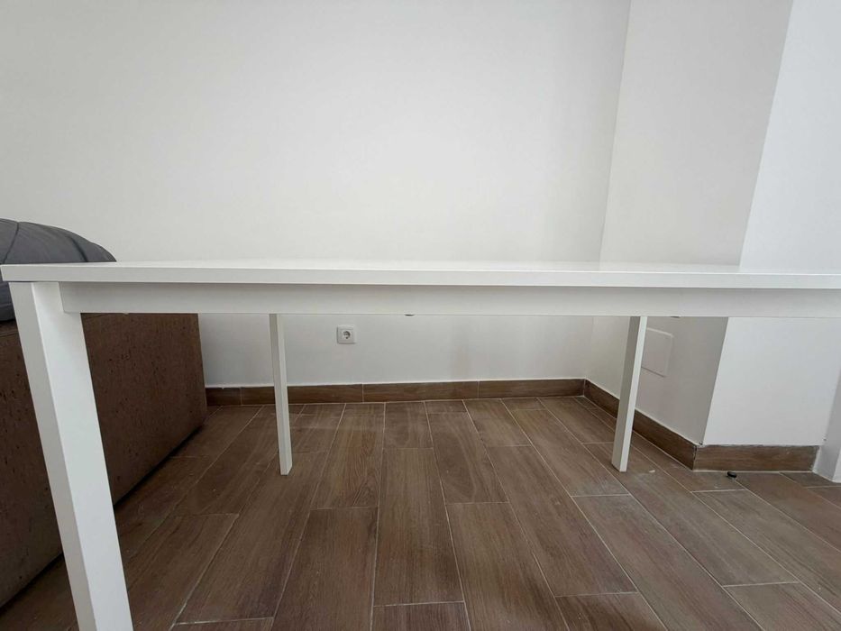 Mesa branca Ikea