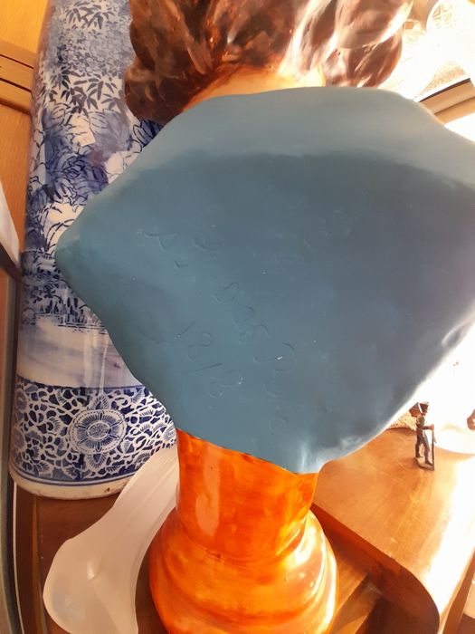 Busto da Carvoeirinha " Flor Agreste" de Soares dos Reis