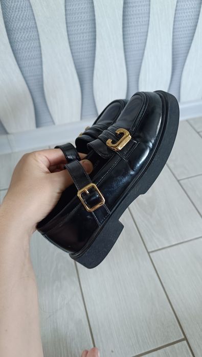 Для дівчинки туфлі