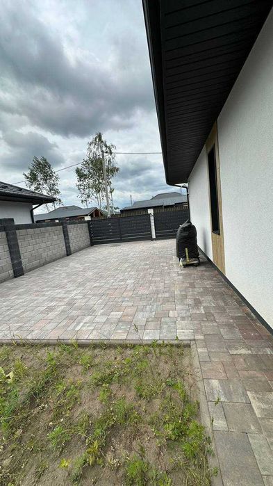 Будинок з сучасним ремонтом, каміном і ділянкою 4 сотки