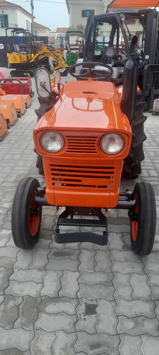 Trator Kubota L1500, 4x2 , 2 cc, ótimo estado